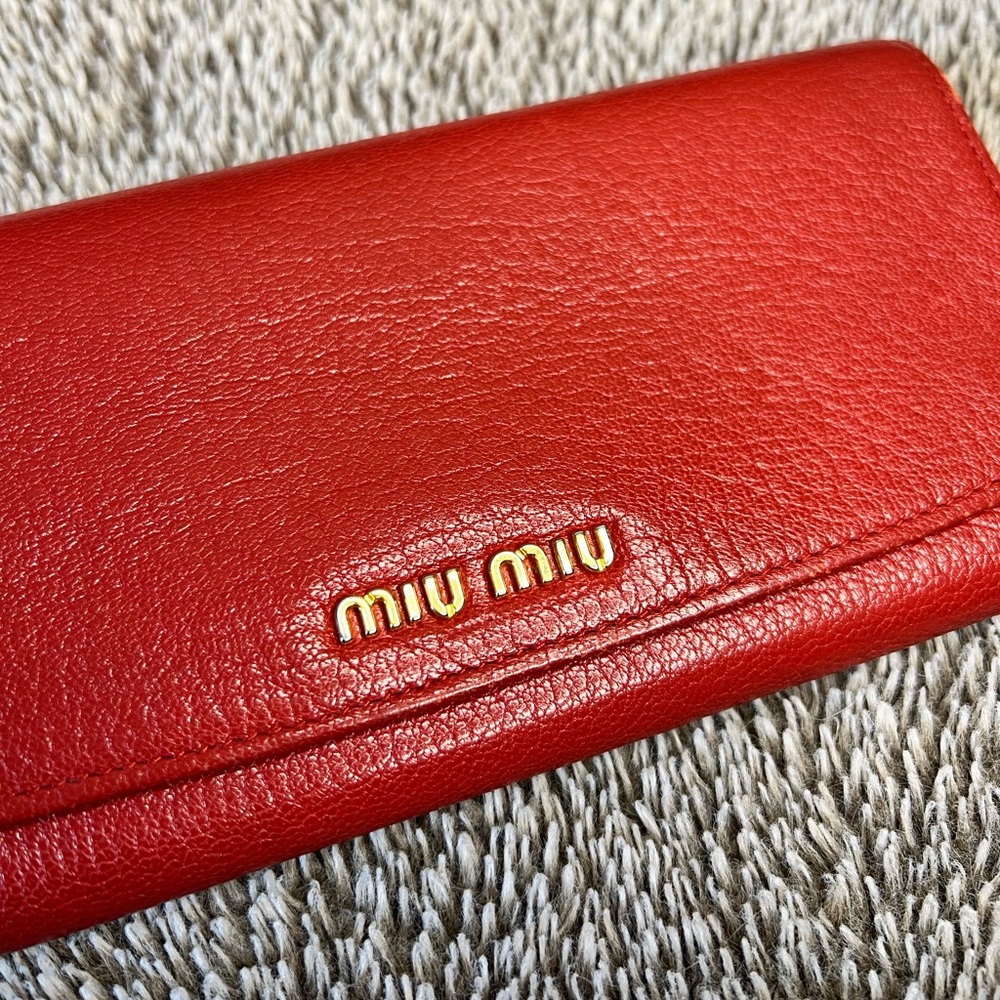 Miu Miu EUC+ Red Pebble Leather Bi-Fold Long Wallet